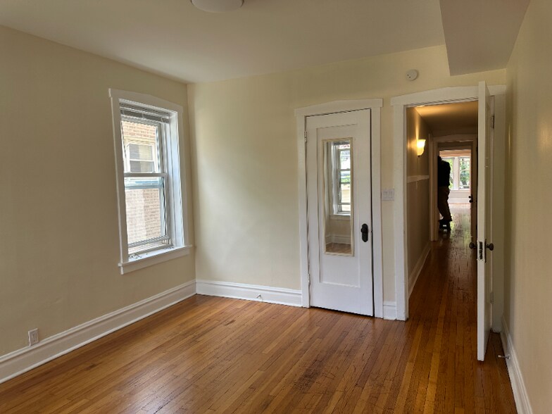 Building Photo - 4237 N Ashland Ave
