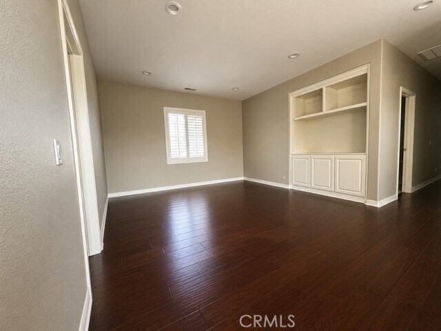 Building Photo - 761 Clark Way