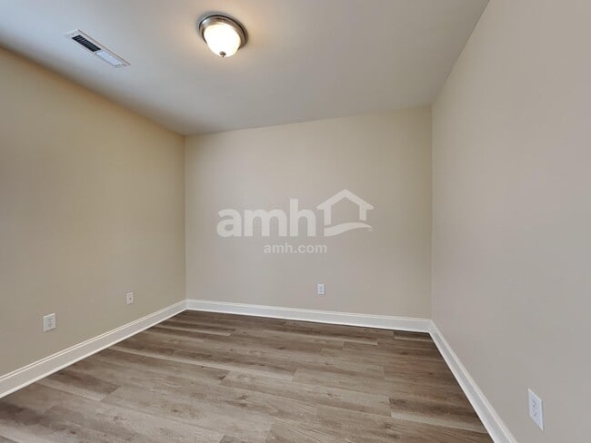 Building Photo - 123 Diploma Dr