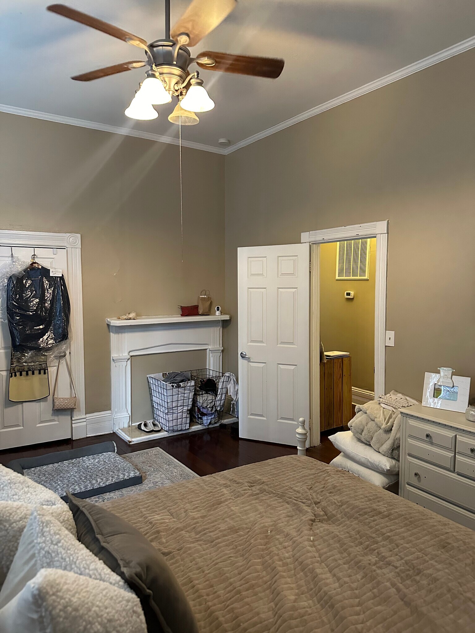 Building Photo - 112 E Church St