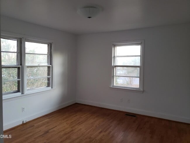 Building Photo - 203 Williamson St