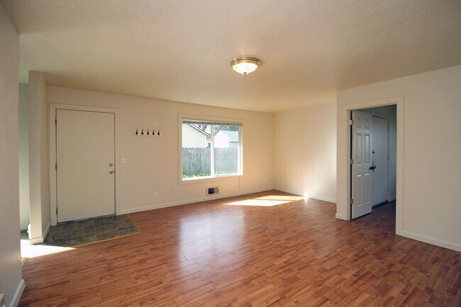 Building Photo - kaufg01