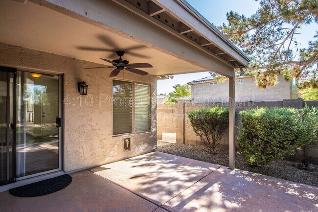 Building Photo - 407 W Colt Rd