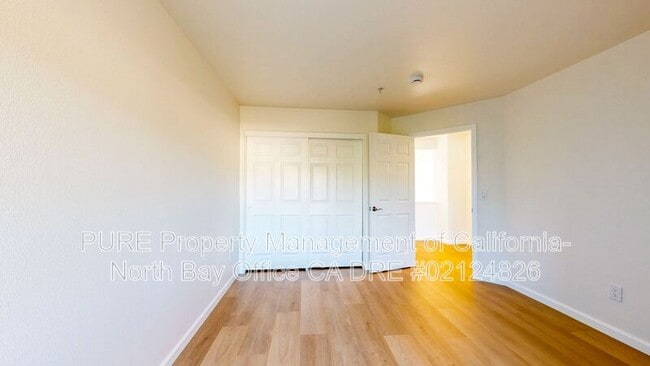 Building Photo - 120 Treadway Ct
