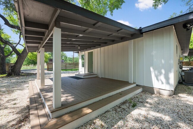 Building Photo - 9003 Capitol Dr