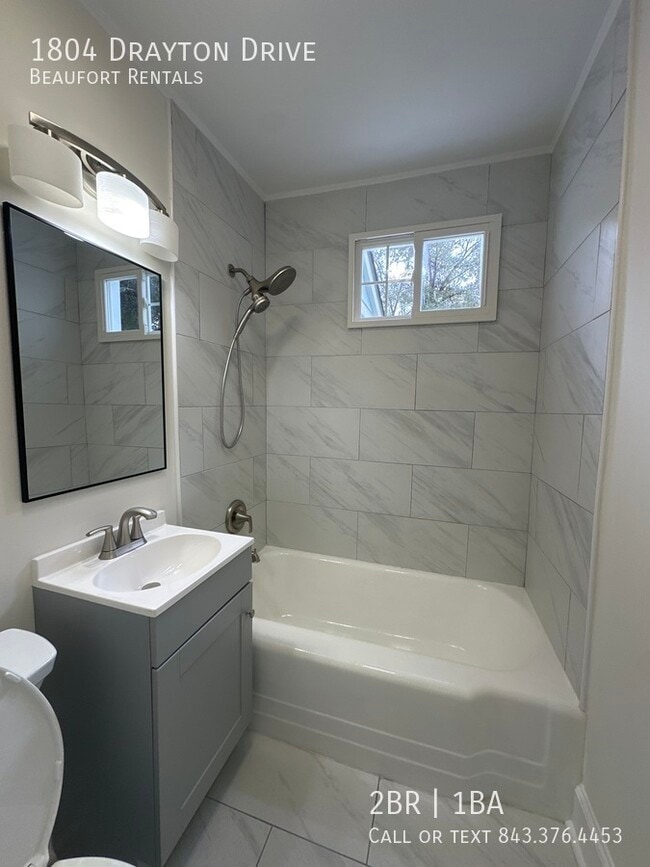 Building Photo - 1804 Drayton Dr