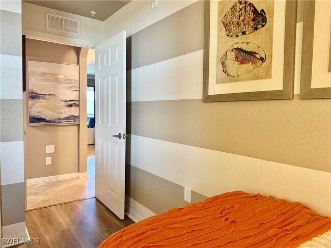 Building Photo - 9735 Acqua Ct