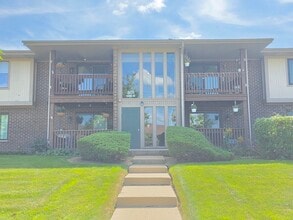 Building Photo - 801 Brook Dr