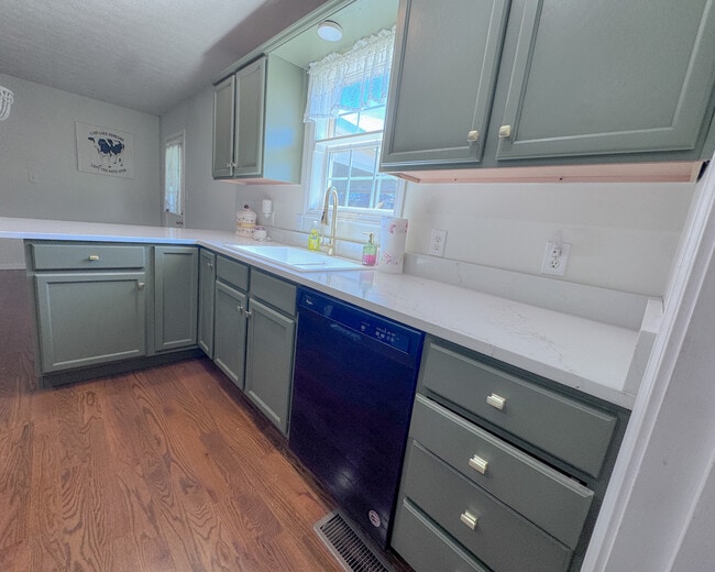 Building Photo - 330 Lisa Bella Ln