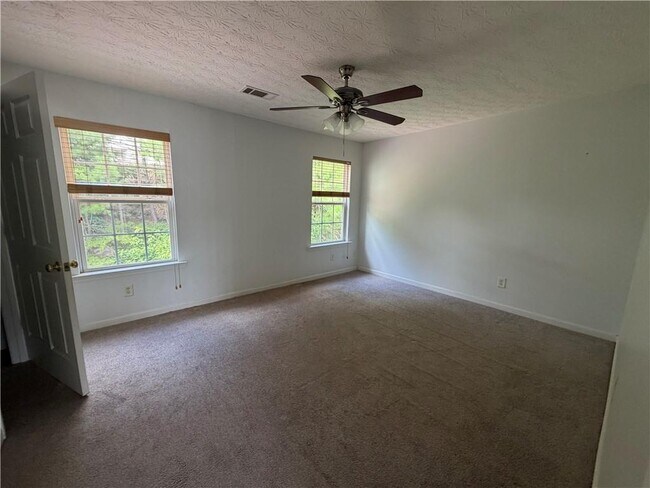 Building Photo - 3865 Crescent Walk Ln NE