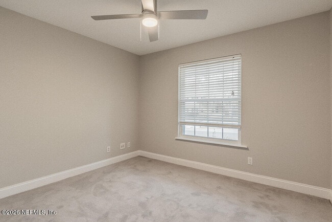 Building Photo - 1549 Montrose Ave E