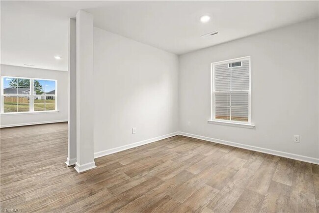 Building Photo - 304 Aspen Place Ct