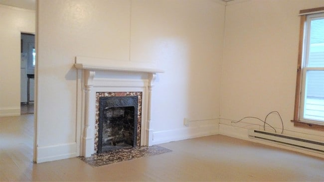 Building Photo - 44 S Shafer St