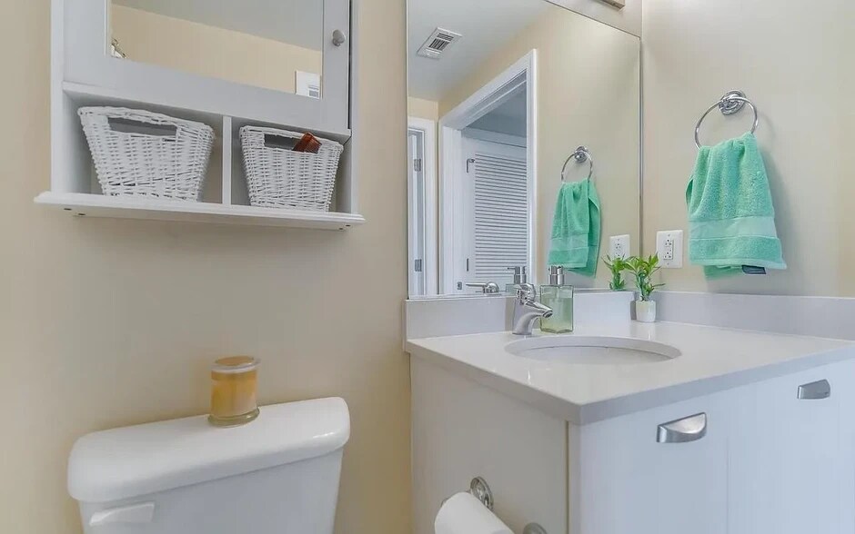 Building Photo - 2451 Midtown Ave