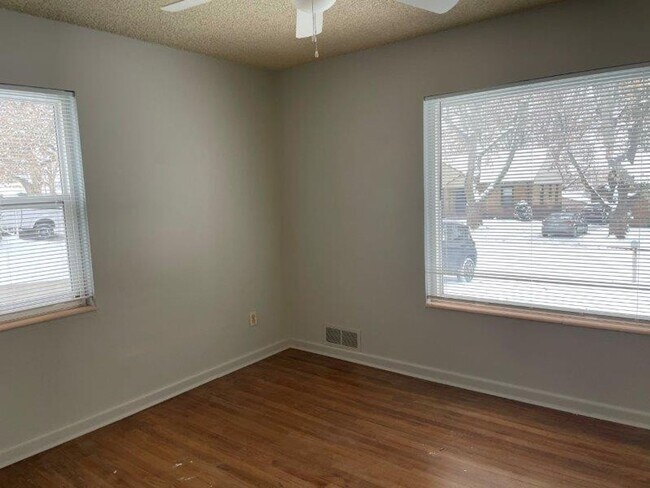 Building Photo - Beautiful Brick Home! 5 Bed 2 Bath Home fo...