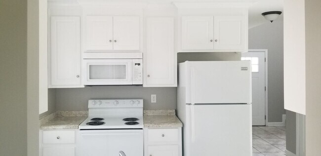 Building Photo - 181 Candle Brook Dr