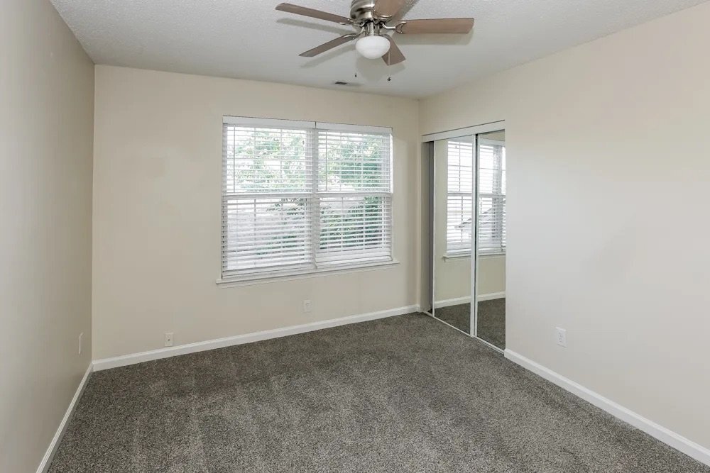Building Photo - 8611 Meadowmont View Dr