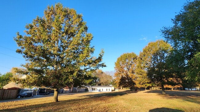 Building Photo - 5930 S New Hope Rd