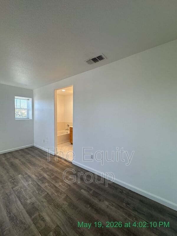 Building Photo - 2020 Golden Way