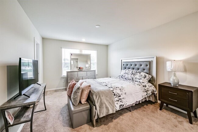 Building Photo - 11627 Braemar Village Dr