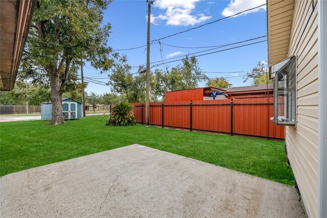 Building Photo - 68 Annette Ln