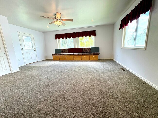 Building Photo - 3492 Stonegate Dr
