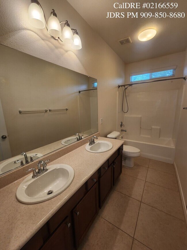 Building Photo - Eastvale 3 Bedroom Home