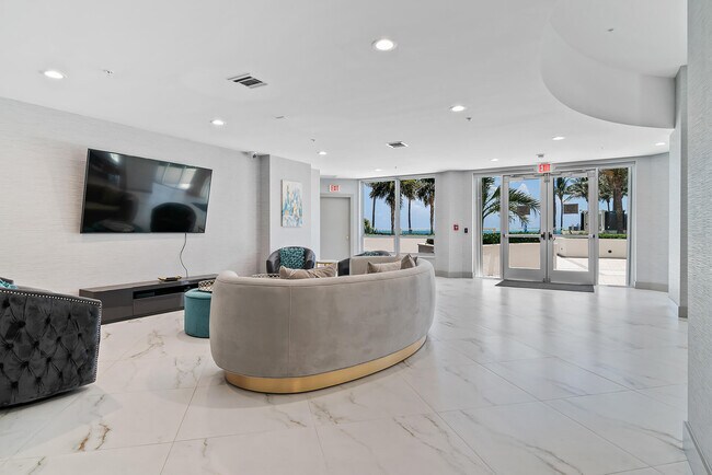 Building Photo - 5200 N Ocean Dr