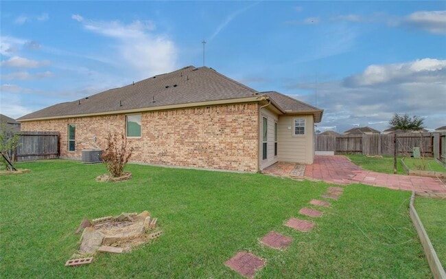 Building Photo - 3511 Christopher Dr