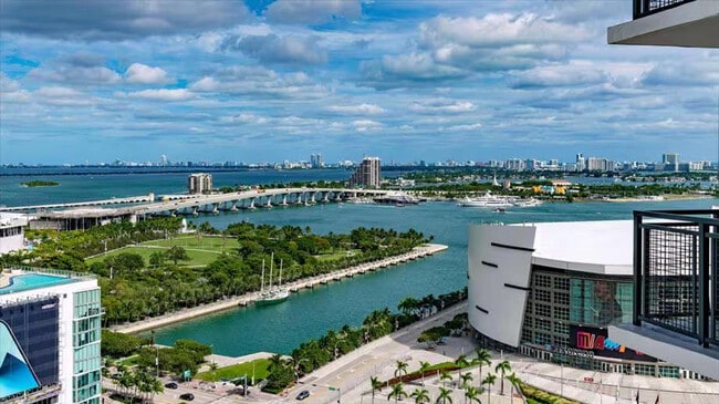 Building Photo - 460 NE 5th St