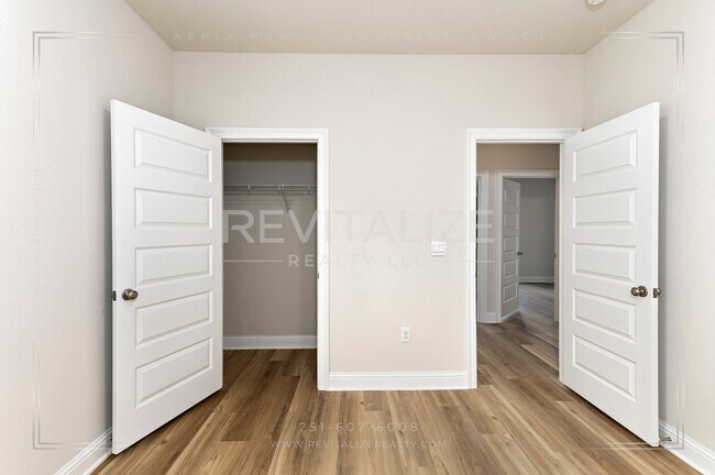 Building Photo - Brand-New 5BR Fairhope Home on Corner Lot with Garage