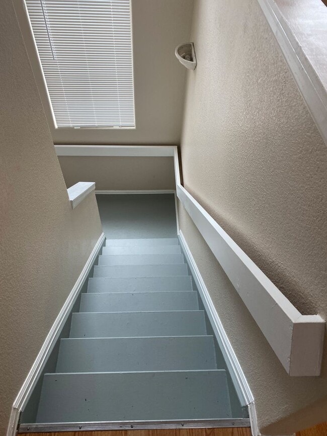 Building Photo - Near Buckley AFB - 2 Bedroom 2 bath + Larg...
