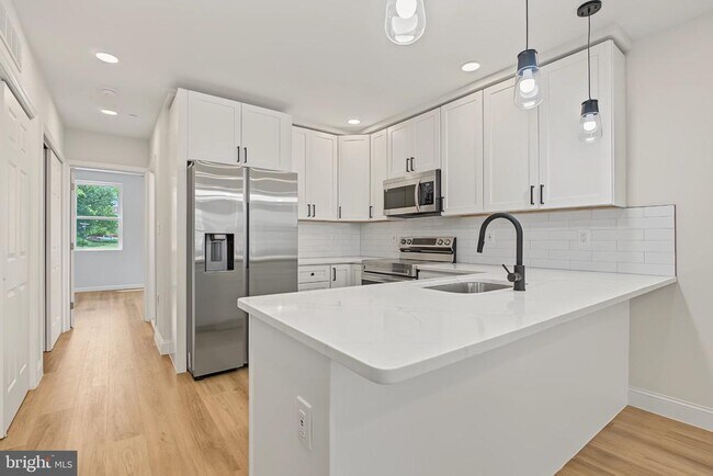 Building Photo - 1242 N 15th St