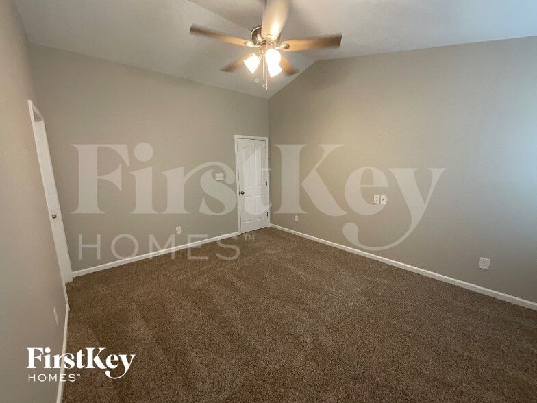 Building Photo - 3365 Lilliefield Ln