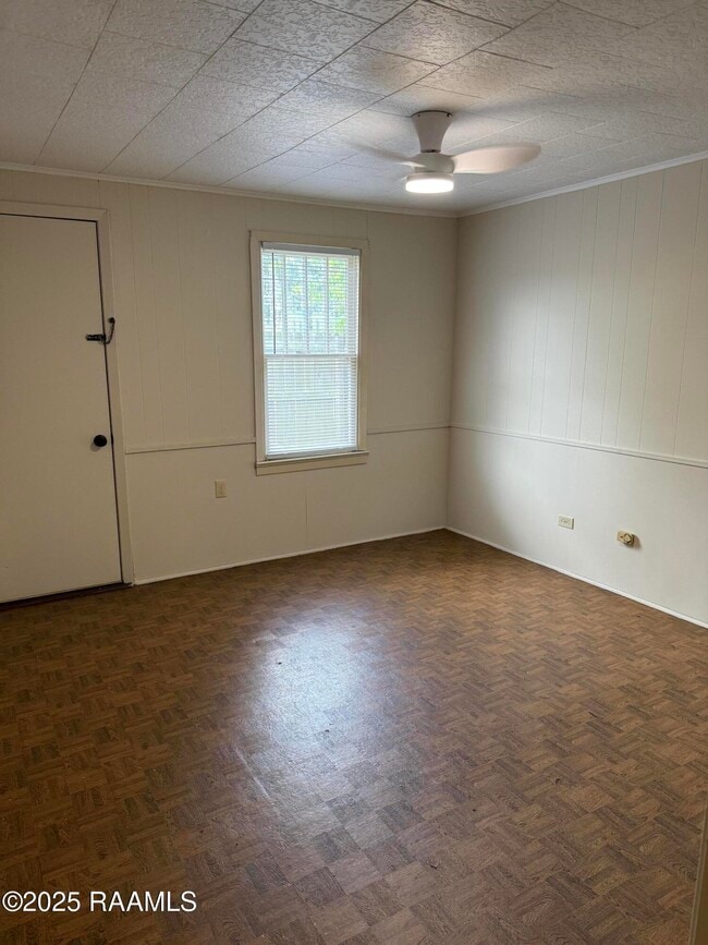 Building Photo - 109 Doris St