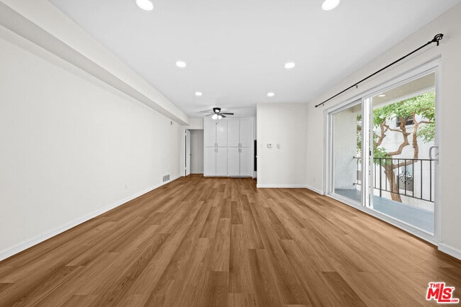 Building Photo - 1206 S Holt Ave