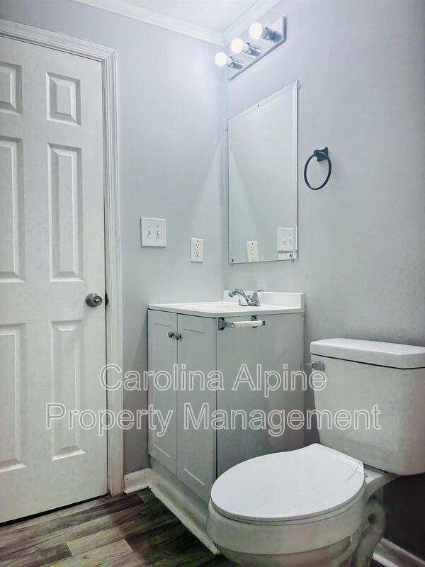 Building Photo - 409 Orange St