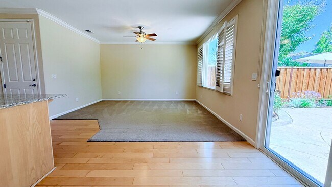 Building Photo - 304 Karelian St