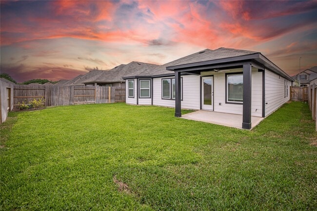 Building Photo - 5810 Sunkissed Dr