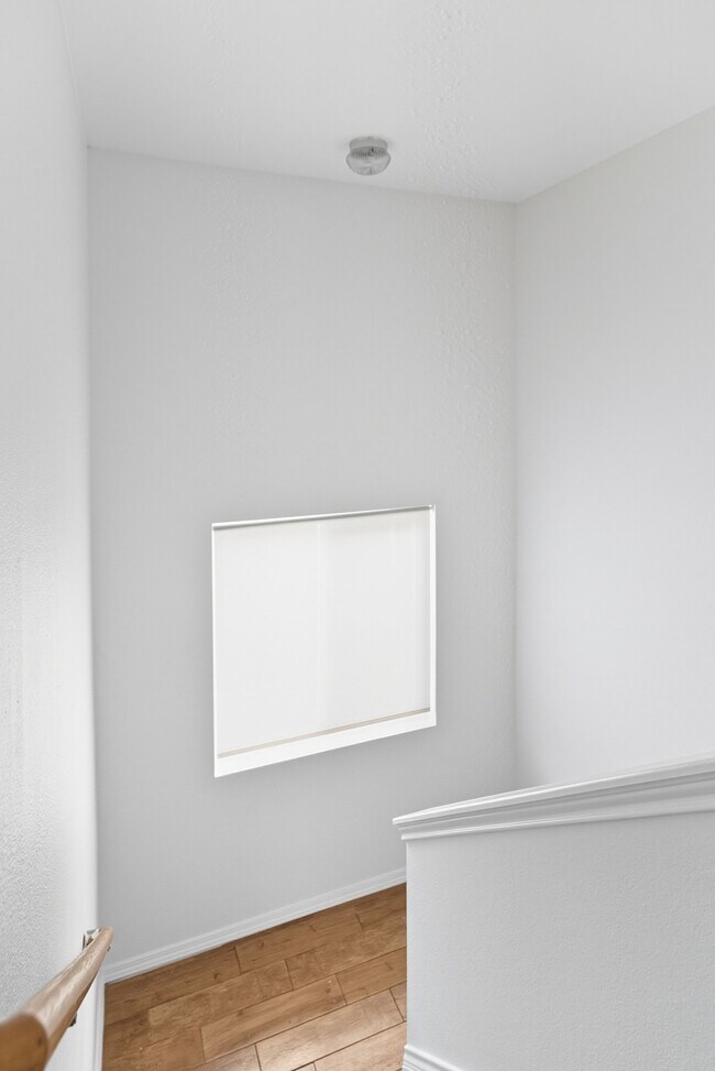 Building Photo - 617 Riverway Ln