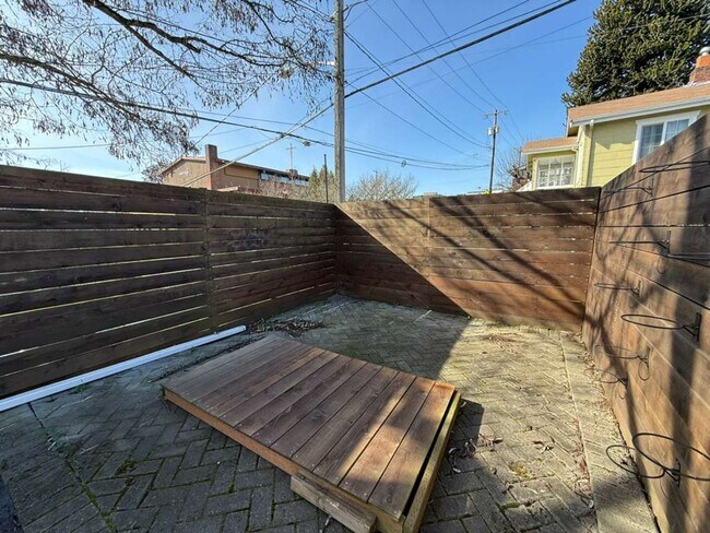 Building Photo - Two Bed 1 Bath House with Fenced Backyard!