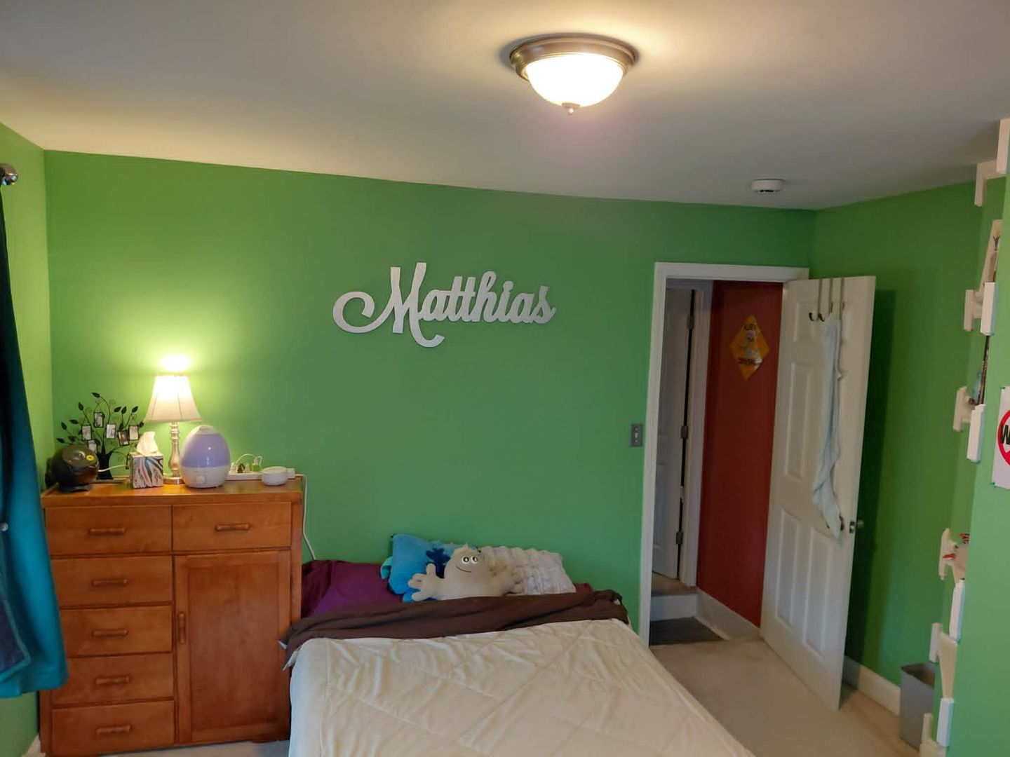 Building Photo - 82 Main St