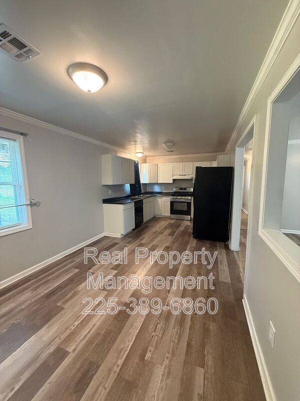 Building Photo - 160 Ebony Dr