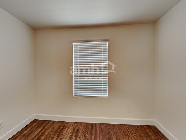 Building Photo - 661 W Bosal Dr