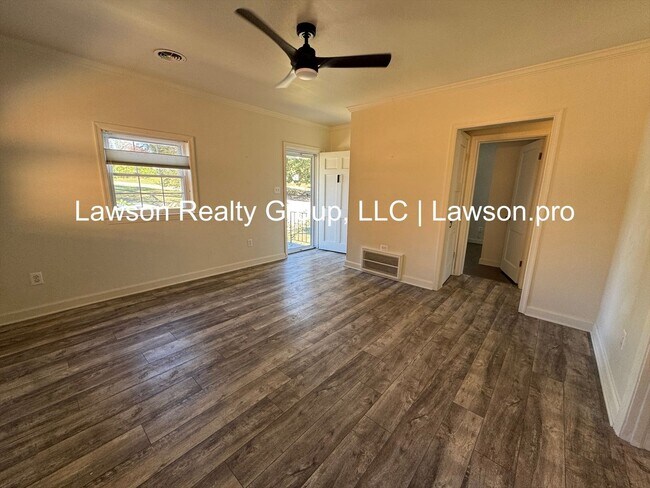 Building Photo - Updated, Cozy Two Bedroom Home in Wasena!