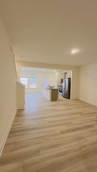 Building Photo - 21 Lavender Ln