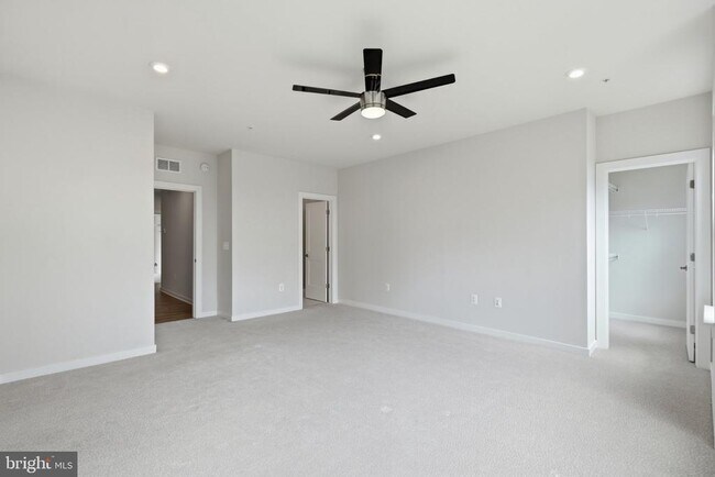 Building Photo - 44481 Wolfhound Sq