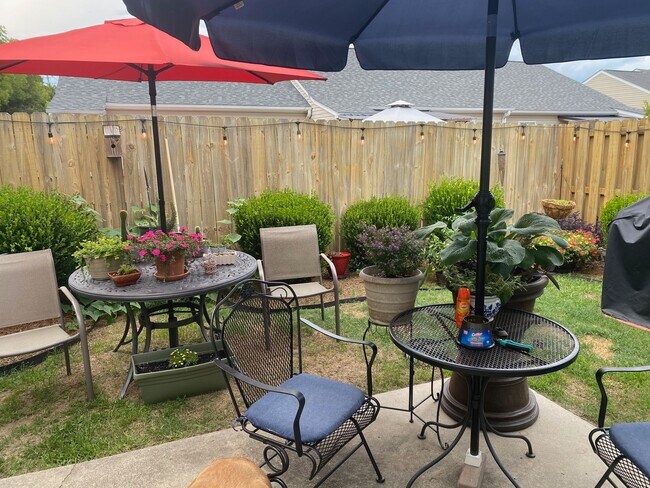 Building Photo - 401 Londonberry Dr