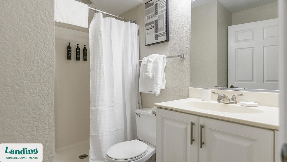 Building Photo - 3695 Island Club Dr