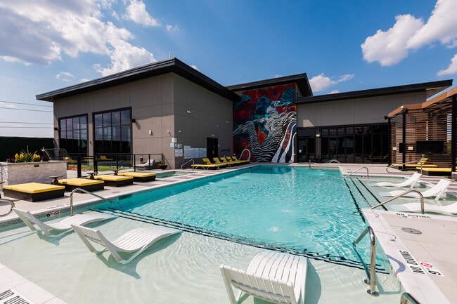 Building Photo - Mckenzie